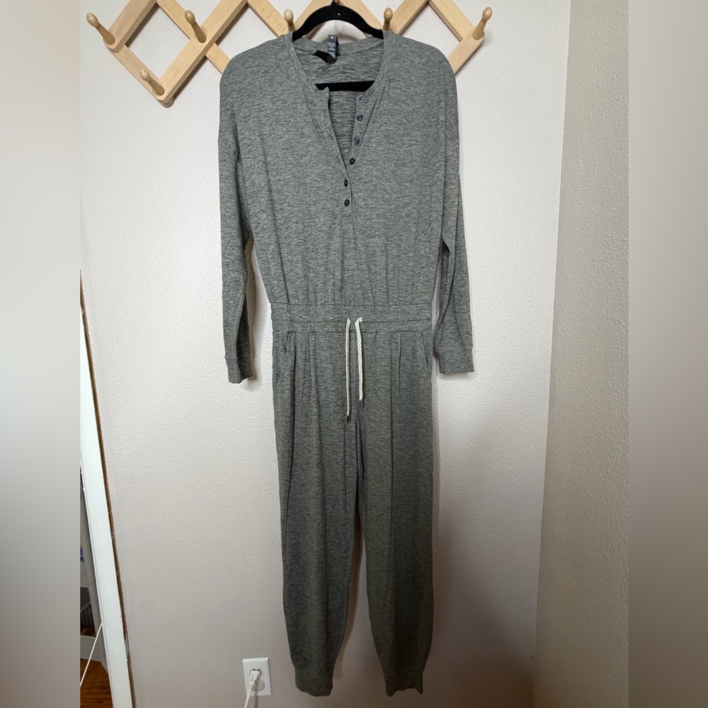 Vuori Womens Jumpsuit Lux Henley Gray Sz XS - Picture 2 of 9